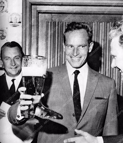 Charlton Heston and a boot beer glass 8b20-9055