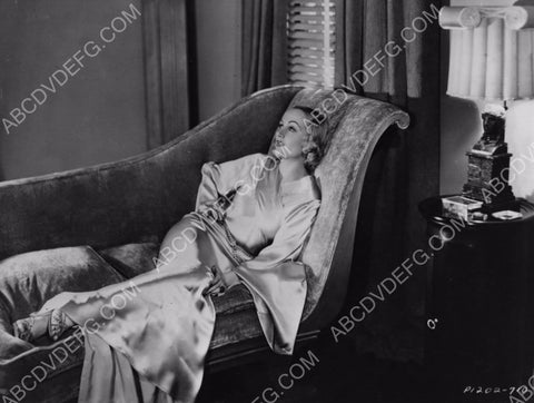 Carole Lombard laying on her chaise lounge 8b20-9124
