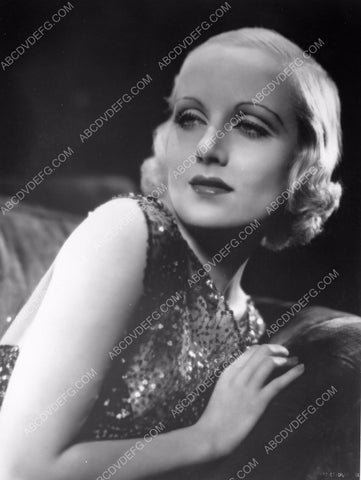 Carole Lombard portrait 8b20-9180