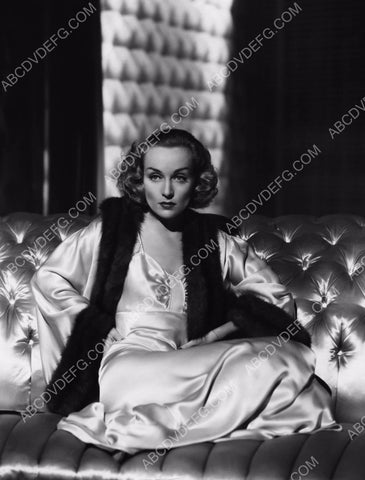 Carole Lombard seated on the sofa 8b20-9192