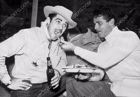 great candid Gilbert Roland clowning around behind the scenes 8b20-9498