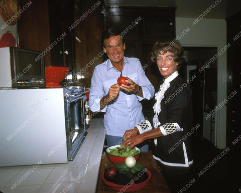 Bob Barker and wife whip up a salad in the kitchen 8b20-9696