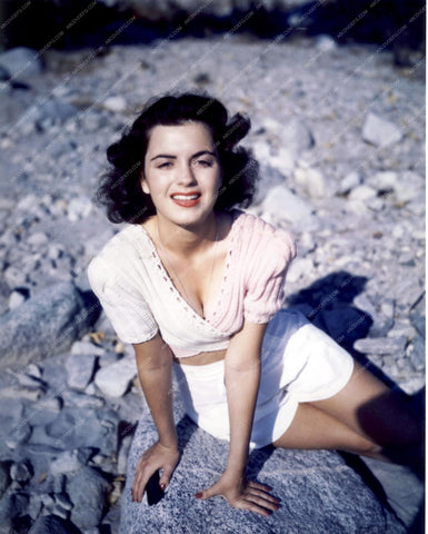 beautiful Faith Domergue on the rocks 8b20-9739
