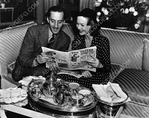 candid Basil Rathbone early morning grub and magazines newspapers 8b20-9799