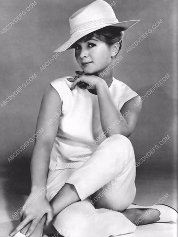 Debbie Reynolds fashion portrait 8b20-9923