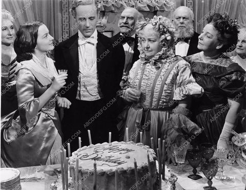 Leslie Howard Olivia De Havilland behind scenes Gone With the Wind gwtw45-04