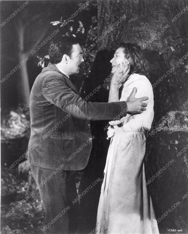 Lois Maxwell Richard Johnson classic horror film The Haunting haunt-20