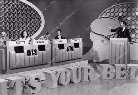 Suzanne Pleshette and contestants TV Game Show It's Your Bet itsyb-01