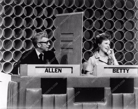 Betty White and contestants TV Game Show It's Your Bet itsyb-04