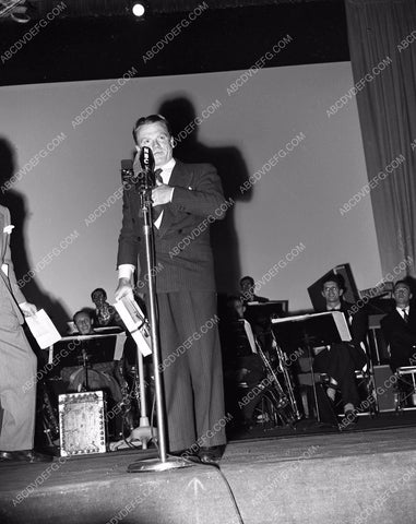 1946 Look Magazine Awards James Cagney on stage lma1946-28