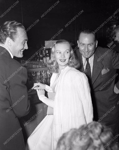 1946 Look Magazine Awards Veronica Lake at the bar lma1946-33