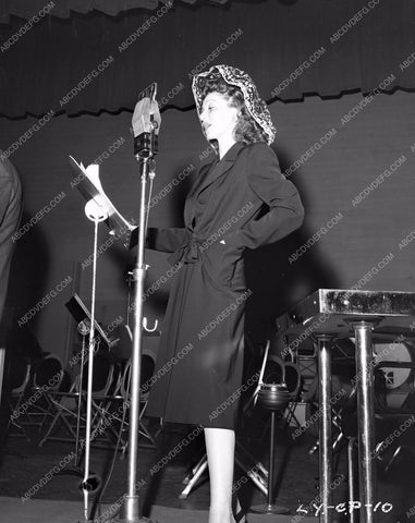 Loretta Young rehearsing radio show lyoung-32