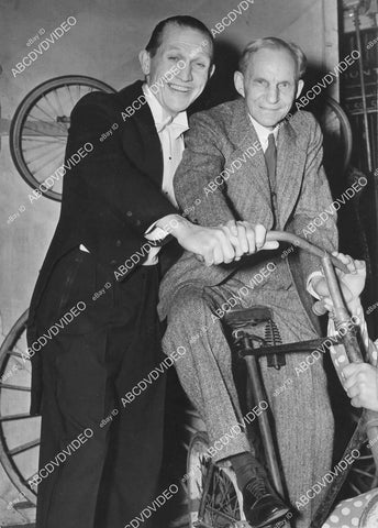 crp-00001 news photo 1940 Henry Ford visits Walter Nilsson for New York play Hellzapoppin crp-00001