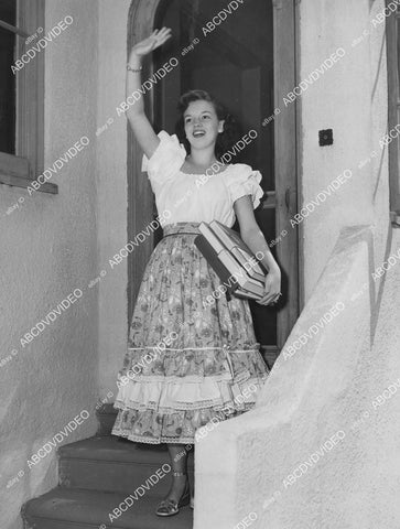 crp-00008 1949 news photo Joan Evans does high school studies for upcoming film Roseanna McCoy crp-00008