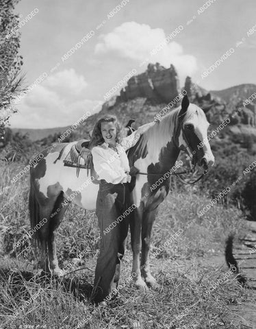 crp-00078 Barbara Britton goes for horse ride on location Sedona Az film Gunfighters crp-00078