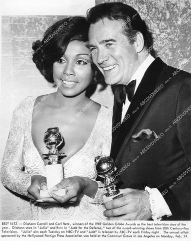 crp-1011 1969 beautiful Diahann Carroll & Carl Betz Golden Globe Awards at Cocoanut Grove Los Angeles crp-1011