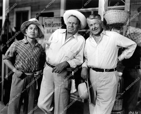 crp-10397 1943 Keye Luke, Wallace Beery, Reginald Owen film Salute to the Marines crp-10397