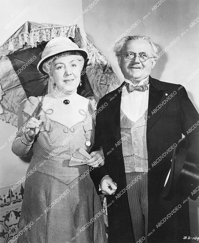 crp-10717 1946 Ludwig Stossel & Ilka Gruning in fancy pith helmet & parasol film Temptation crp-10717