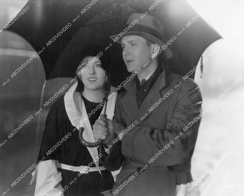 crp-10950 1930 Elliott Nugent, Marion Davies under an umbrella film Not So Dumb crp-10950