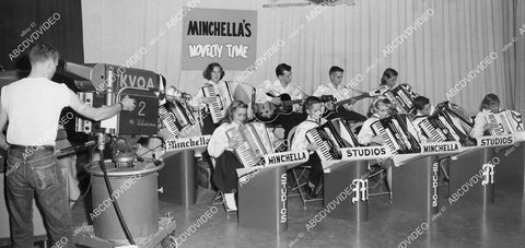 crp-01122 1950's local Arizona TV KVOA Minchella's Novelty Time kids w guitars and accordians crp-01122