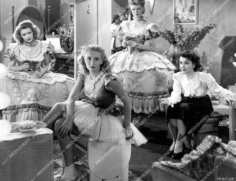 crp-11335 1946 Vera Ralston, Ann Rutherford, Helen Walker, Julie Bishop film Murder in the Music Hall crp-11335