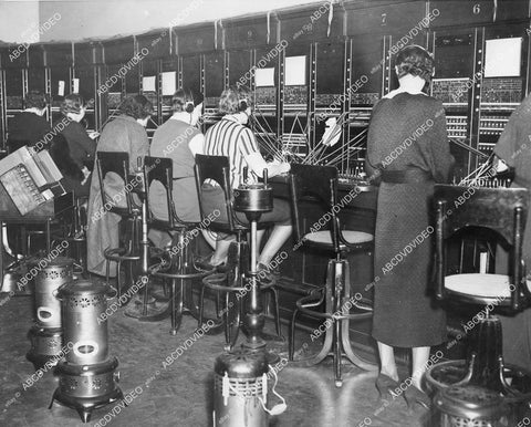 crp-11484 1936 news photo giant telephone switchboard Westmont suburb Johnstown, PA continue work during flood crp-11484