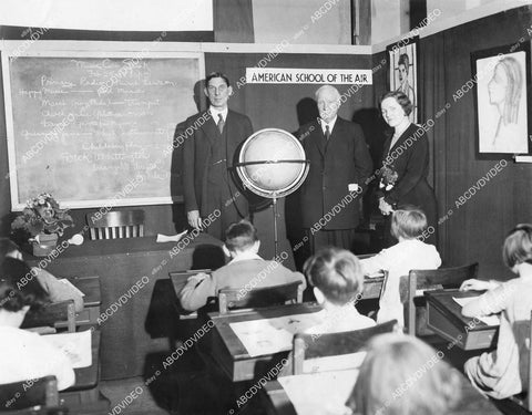 crp-11544 1932 news photo experimental radio broadcast to teach kids in school, Sec of Interior Ray Lyman Wilbur, Dr Augustus Thomas, Alice Keith crp-11544