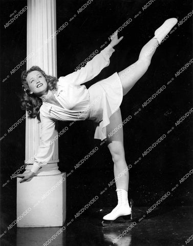 crp-11609 1940's beautiful Jeanne Sook the Ice Ballerina Classics on Ice ice skating show crp-11609