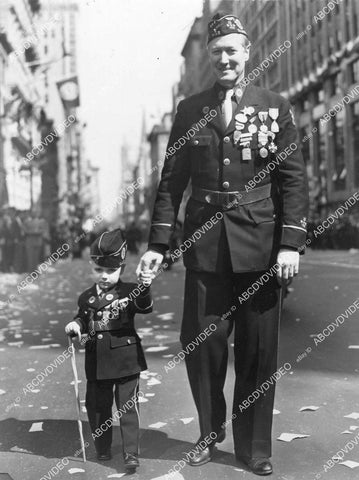 crp-11633 1937 news photo NYC Shriners Parade w Doc Wiley and his son Elmer Wiley crp-11633