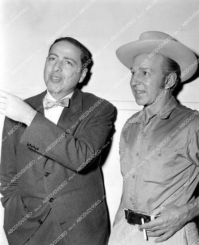 crp-11712 1957 author Herman Wouk w Lloyd Nolan discussing upcoming film Marjorie Morningstar crp-11712