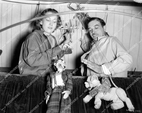 crp-11810 1930's Walter Abel & Margaret Callahan work on marionette puppet skills crp-11810