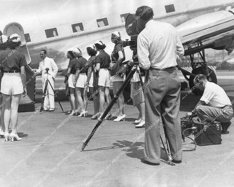 crp-11941 1937 Jimmy Fidler w babes chorus girls off to NY for dancing career crp-11941