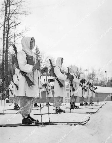 crp-01203 1941 news photo Edmonton Fusiliers Canada Ski Troops Train for Overseas Infantry Duty crp-01203