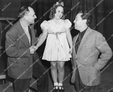 crp-12046 1930's San Francisco Opera director Armando Agnini & Richard Bonelli make 7 yo Alicia Adams new mascot crp-12046