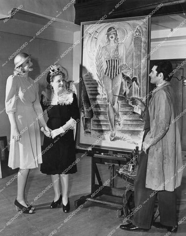 crp-12385 1941 news photo Ziegfeld dancer Anne Mace w mother & artist Andor Novak w painting for film Ziegfeld Girl crp-12385