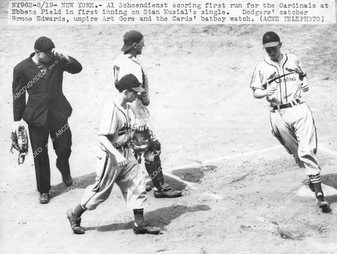 crp-12414 1947 news photo MLBaseball Al Schoendienst SL Cardinals + bat boy and Brooklyn Dodgers Bruce Edwards at Ebbets Field crp-12414