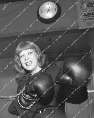 crp-12442 1930's some babe (movie star I think) puts on the boxing gloves crp-12442