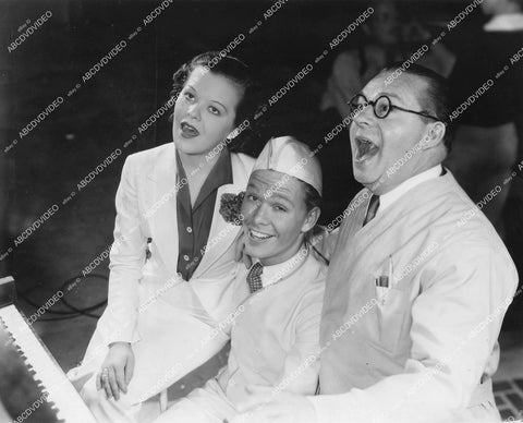crp-12624 1938 candid Dixie Dunbar, Kenneth Howell, Jed Prouty singing at the piano crp-12624