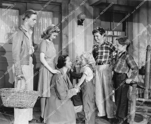 crp-12719 1940 Charles Peck, Edith Fellows, Tommy Bond, Bobby Larson, Dorothy Anne Seese, Helen Brown film Out West w the Peppers crp-12719