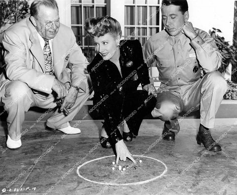 crp-12915 1945 candid Charles Coburn, Irene, Alexander Knox shooting marbles film Over 21 crp-12915
