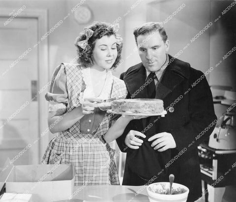 crp-12975 1945 photo William Bendix, Mary Treen & a good looking cake film Don Juan Quilligan crp-12975