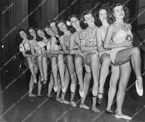 crp-13019 1939 news photo line of ballet dancer beauties Harriette Johnson, Sally Williams, Tirzah Gill, Audrey Korn, Dianne Cook, Julia Lee, Ailehne Davis, Adrienne Allen crp-13019