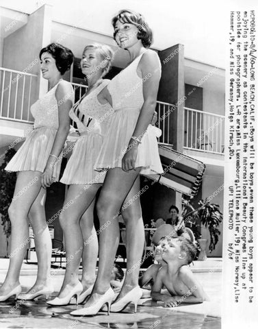 crp-13081 1960 babes Lilliane Mulier, Lise Hammer, Heiga Kirsch boys in pool get vintage upskirt view Int Beauty Congress Pageant crp-13081