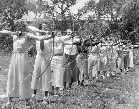 crp-13592 1935 news photo historic SC Santa Barbara womens' archery team to compete crp-13592
