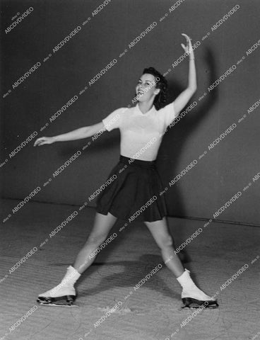 crp-13668 1939 beautiful Bess Ehrhardt practices ice skating moves for film Ice Follies of 1939 crp-13668