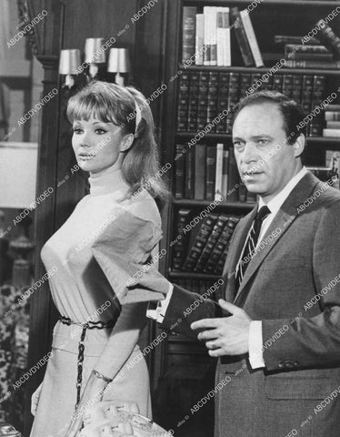 crp-13883 1968 Francine York, Malachi Throne TV It Takes a Thief crp-13883