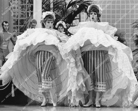 crp-13900 1968 singer Shani Wallis & Carol Burnett TV The Carol Burnett Show crp-13900