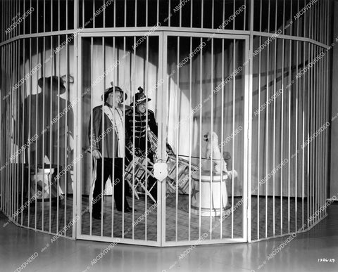 crp-14300 1945 Ole Olsen, Chic Johnson in lion cage w poodle dog film See My Lawyer crp-14300