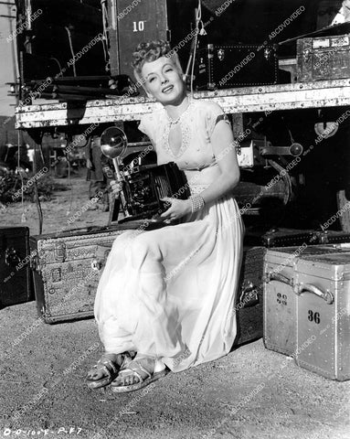 crp-14367 1945 lovely Evelyn Keyes w still camera on set film A Thousand and One Nights crp-14367