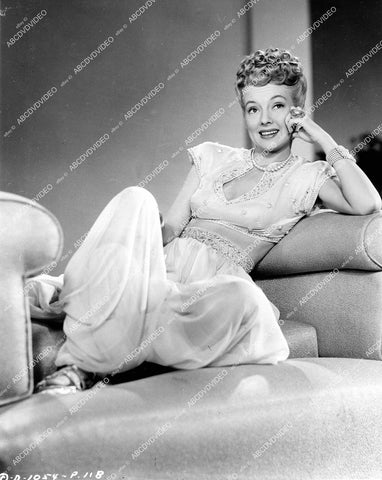 crp-14423 1945 stunning Evelyn Keyes relaxing on set film A Thousand and One Nights crp-14423